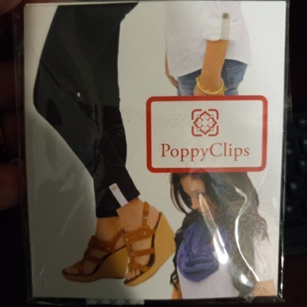 PoppyClips Magnetic Clothing Accessory White with Silver pattern
